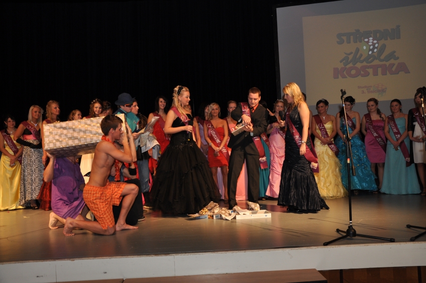 Ples 2010-11 - foto 8